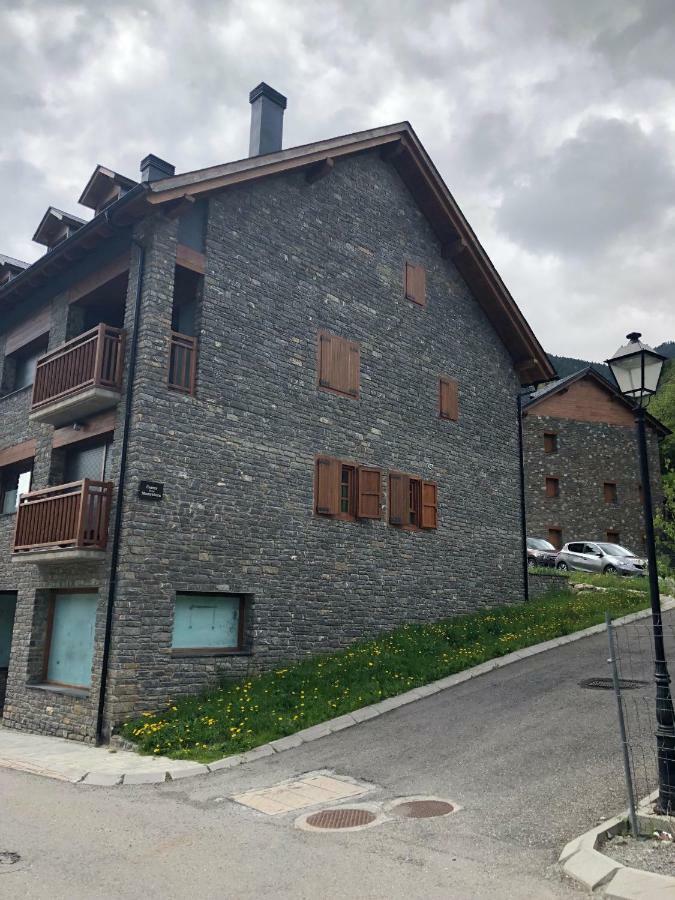 Le Petit Espot Apartment Bagian luar foto