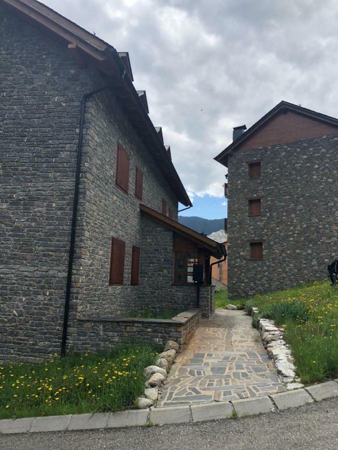 Le Petit Espot Apartment Bagian luar foto